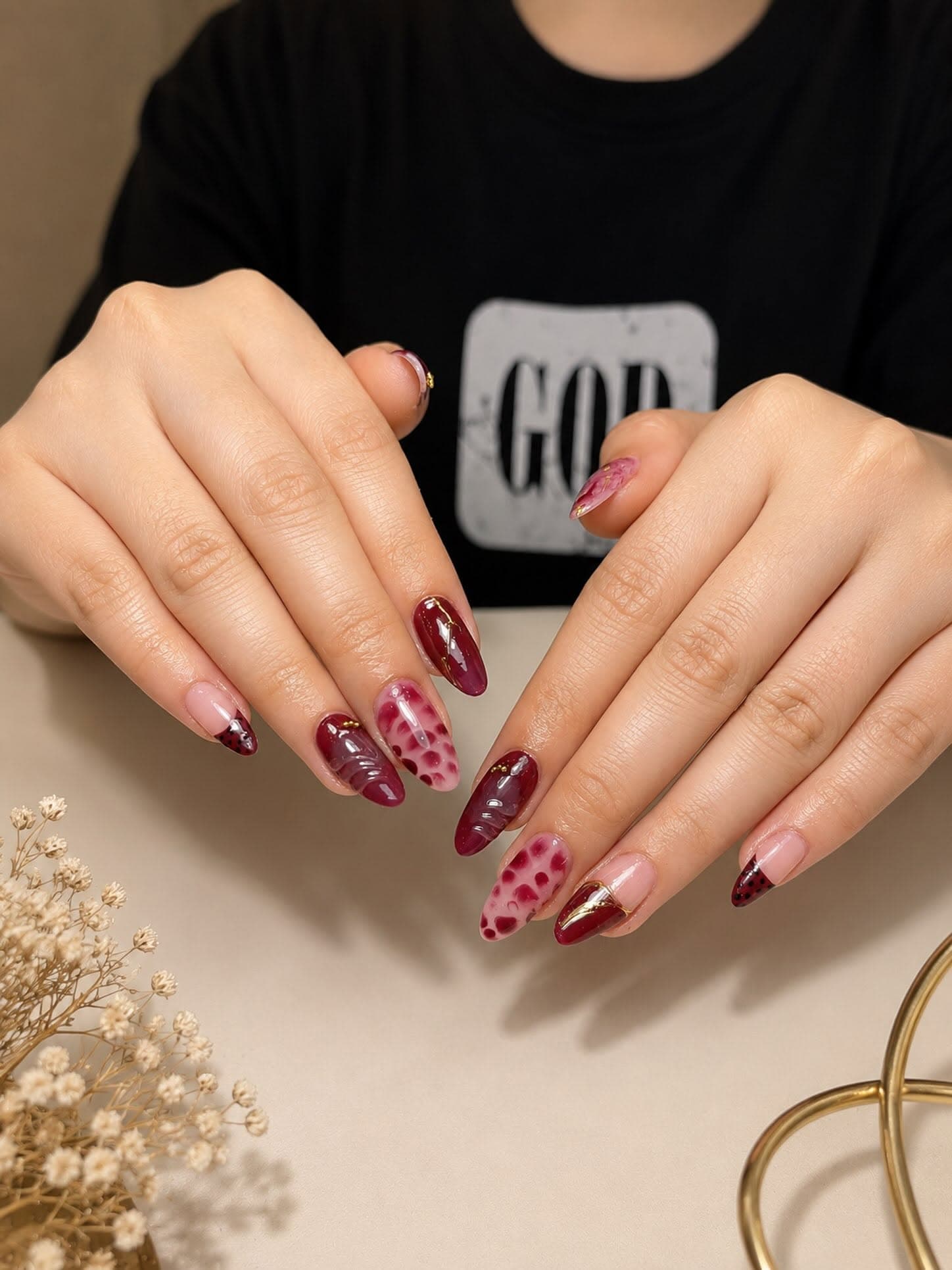 Burgundy artistic nail set